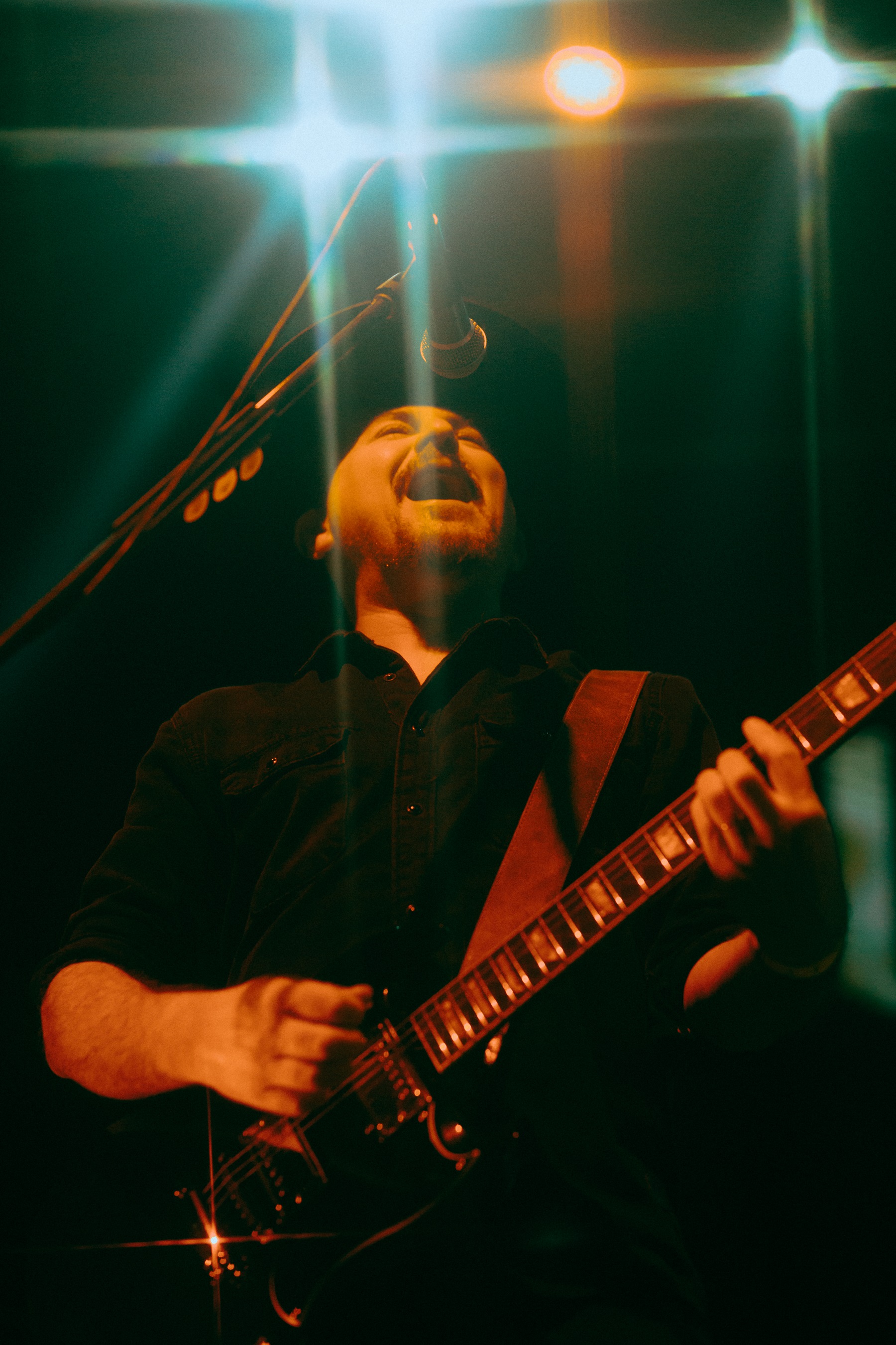 Kuervos del Sur - Lanzamiento "De la Luz"